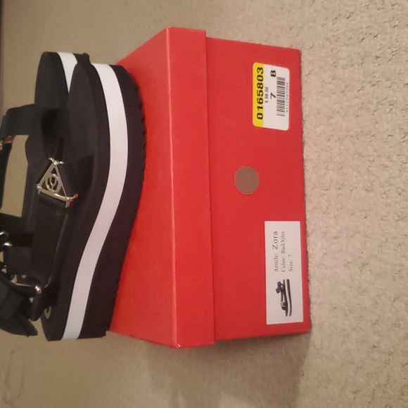 Wishbone sandles - Picture 5 of 5